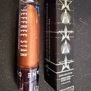 Jeffree Star “ I gotta go “ Velour Liquid Lipstick in Metallic Bronze